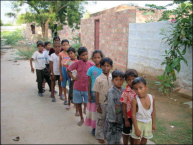 20120514-lunch Free_School Rajasthan.jpg